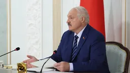 Подавать снаряды: Лукашенко поручил отправлять нерадивых работников на границу с Украиной